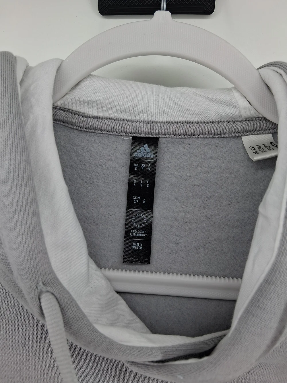 adidas MAHOMES Light Gray Men's Pullover Hoodie with Subtle Chest Graphic